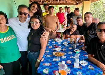 Samuka Duarte visita o Sítio Jaques e assume compromisso com a pavimentação da principal via de acesso a comunidade
